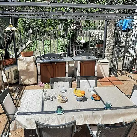 Casa Almary Appartamento *